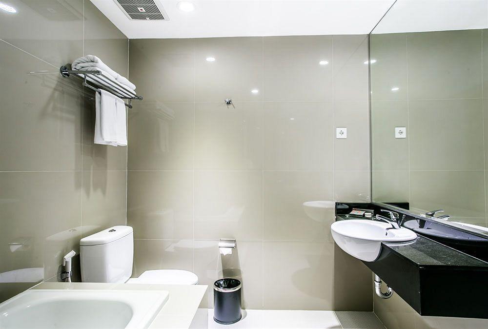 G Suites Hotel By Amithya Surabaya Exterior foto